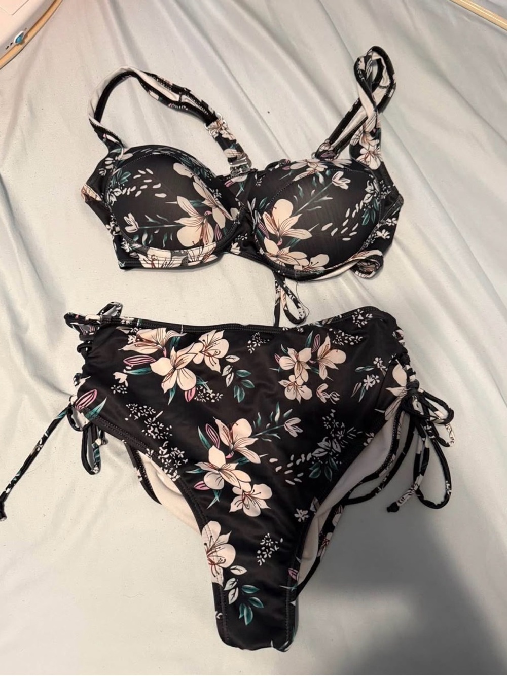 SHEIN Black Floral Underwire Bikini Set with Cream Blossoms